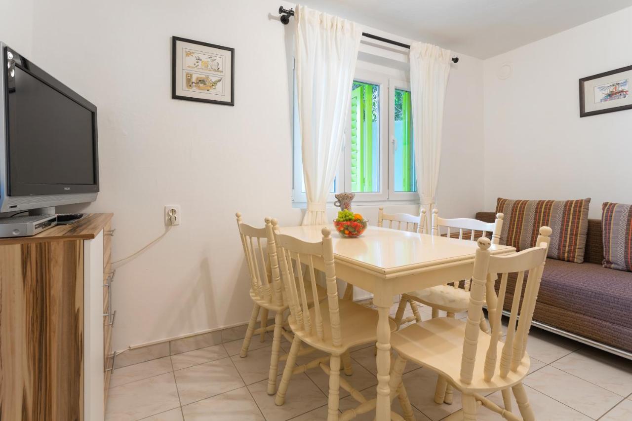Central View Apartment Хвар Екстериор снимка